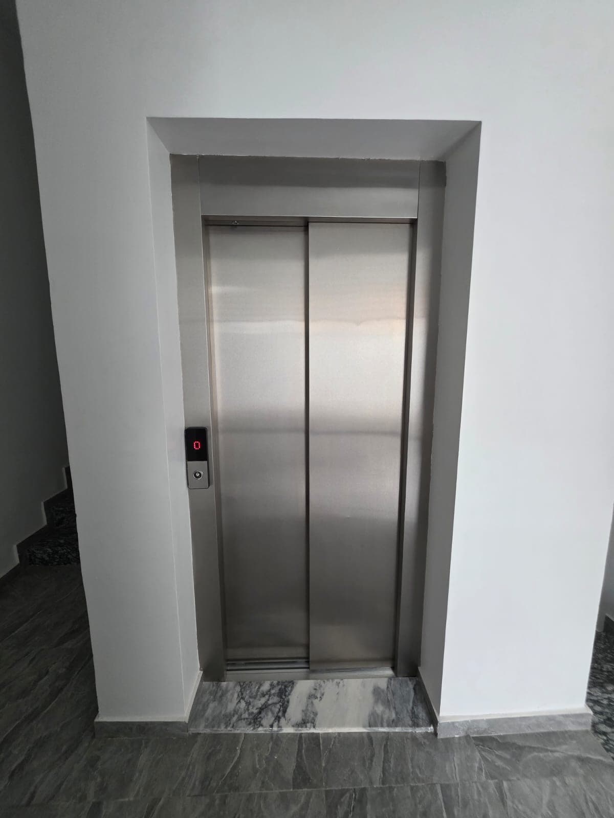 Apartamento T2 para arrendamento na Praia, Santiago — foto principal